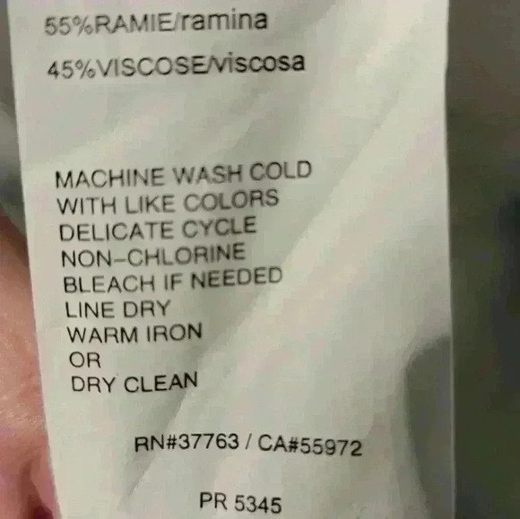 Men's Cream Cubavera Guayabera. - Picture 4 of 5